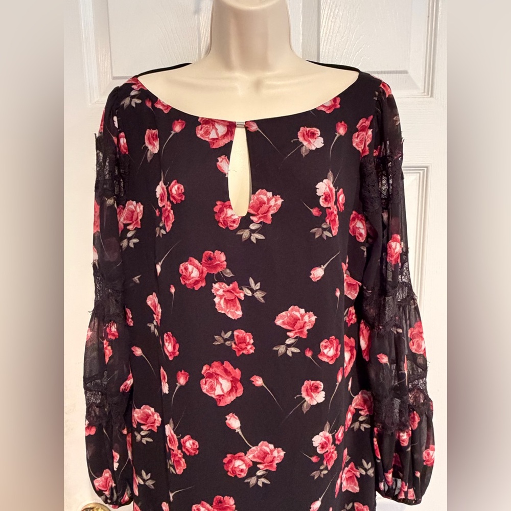 WHBM White House Black Market Floral Shift Dress Size 10 Lace Bell Sleeve Black - Picture 3 of 12